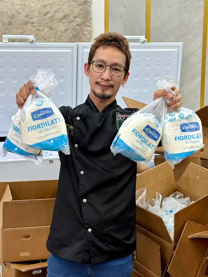 Premium Italian Fior Di Latte Mozzarella Dhanat showing original Italian mozzarella